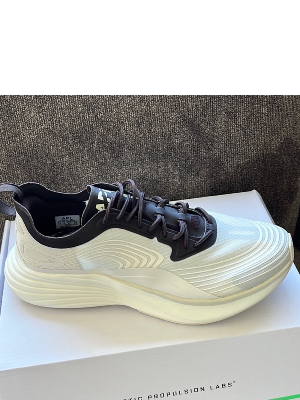 APL Streamline White Performance Runner